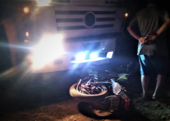 Colisão entre moto e caminhão deixa homem morto na estrada da Cacimba Velha